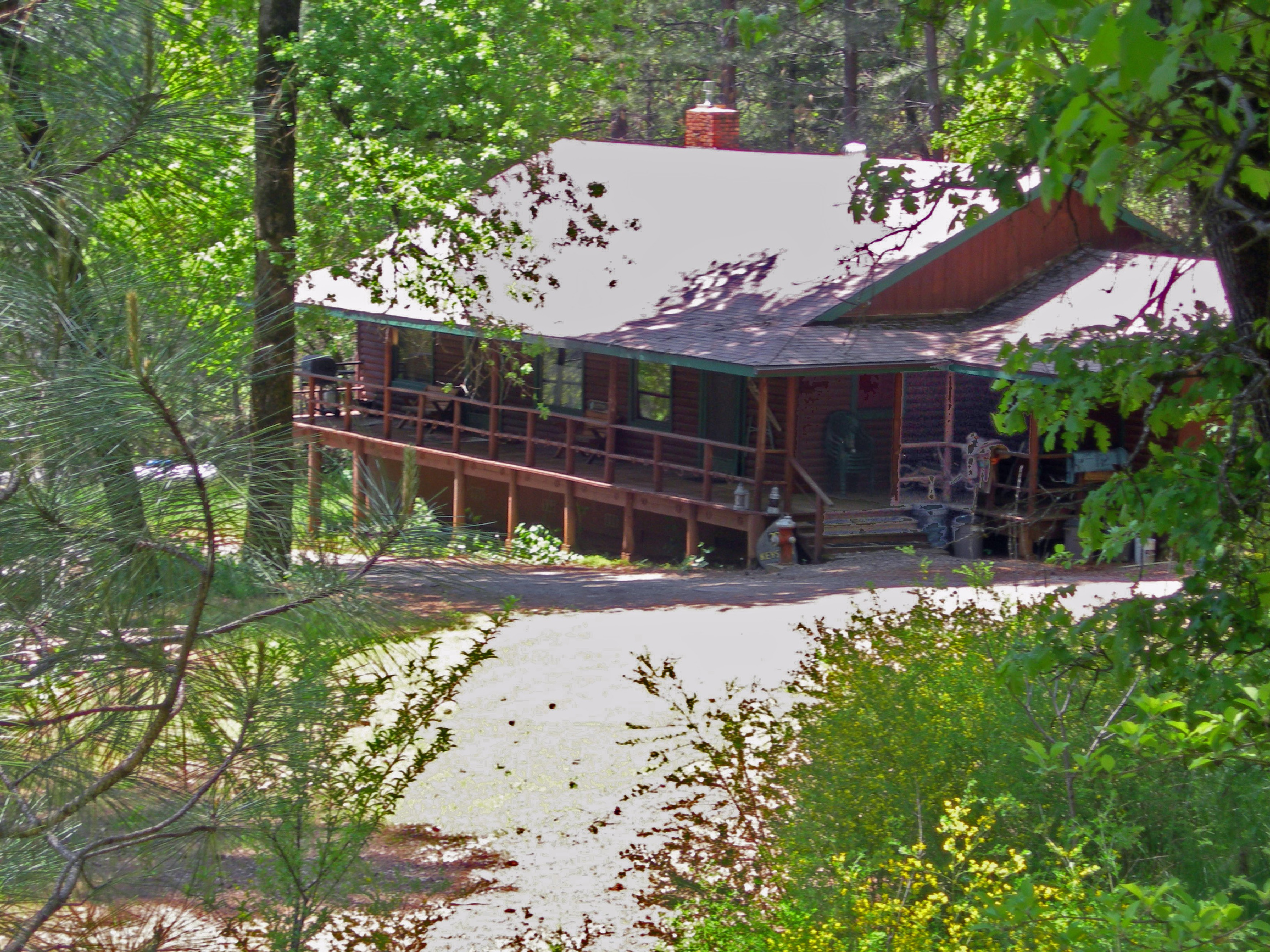 Shasta Lake Log Cabin